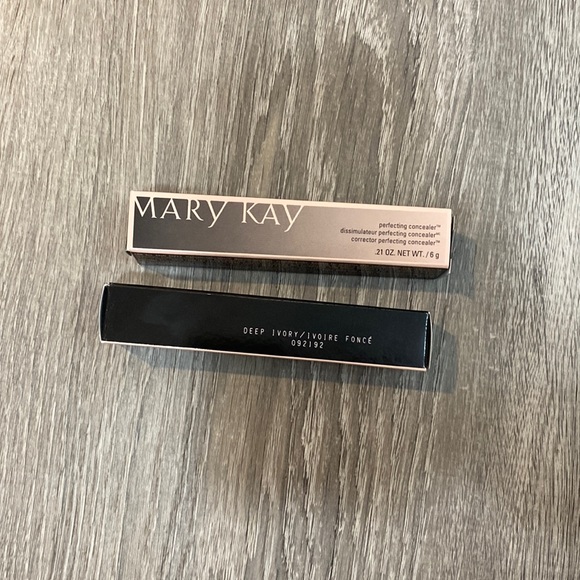 Mary Kay perfecting concealer Dark Ivory - Picture 2 of 3